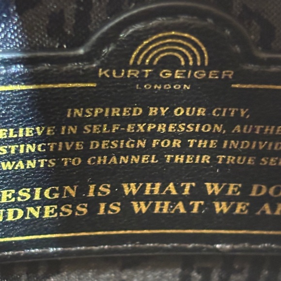 Kurt Geiger Kensington Heart Crossbody Bag Beige Straw Gold Chain NWT - Picture 13 of 15